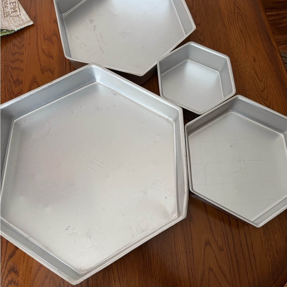 Wilton Hexagonal Silver Bakeware Set